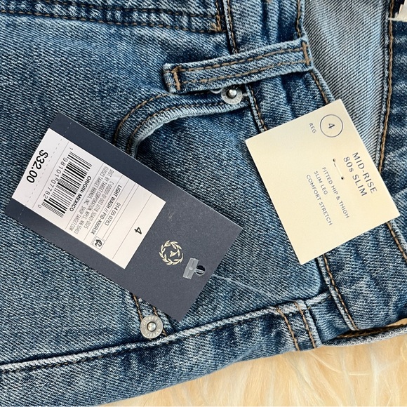 Universal Thread Wom Mid Rise 80s Slim Light Wash FitHip SlimLeg Comfort Stretch - Picture 3 of 5